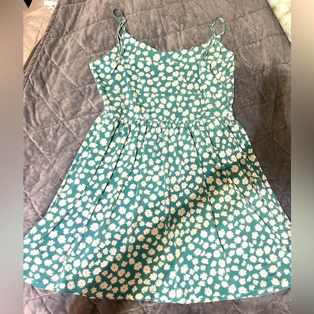 ✨Daisy Blue flowy dress size large✨